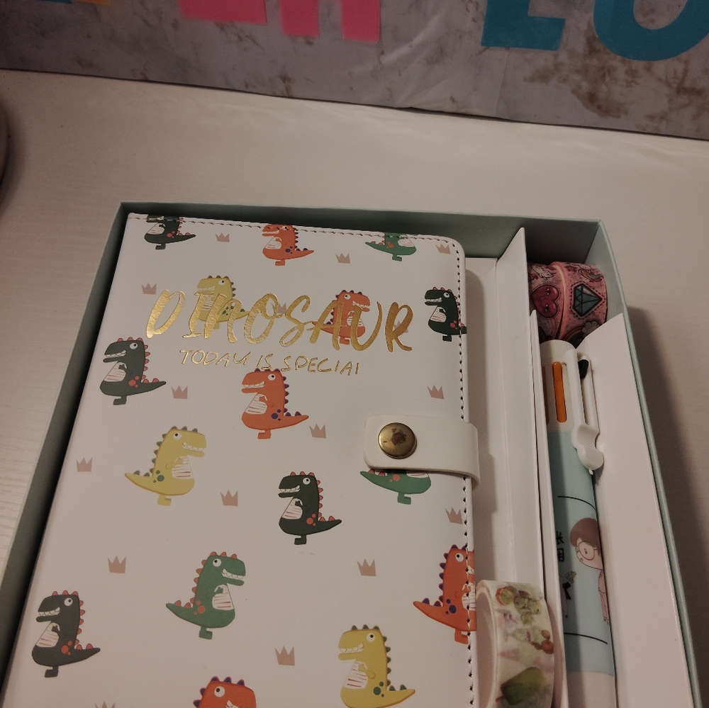 Notebook - Picture 5 of 8